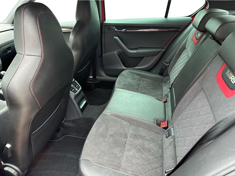 Škoda Octavia RS 2.0FSI 169KW - fotka 12 z 22