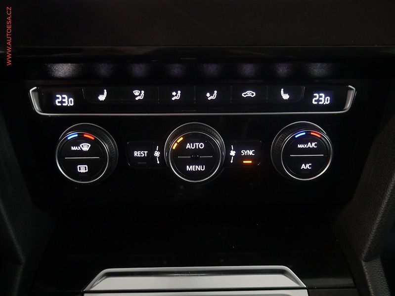 Volkswagen Arteon (2019) 2.0 TDi, 1.maj,ČR, Elegance - fotka 16 z 19