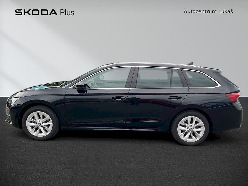Škoda Octavia (2025) TOP SELECTION 1,5 TSI M-HEV 11 - fotka 3 z 28