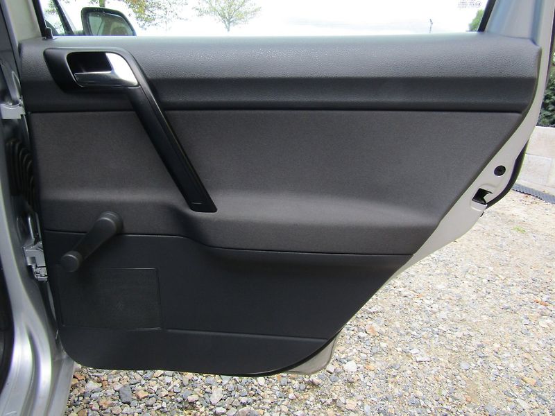 Volkswagen Polo (2006) 1.4 I 55kW  ZIMNÍ PNEU  1.MAJI - fotka 23 z 38