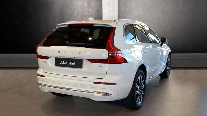 Volvo XC60 INSCRIPTION, B5 FWD, 184+10 kW - fotka 4 z 24