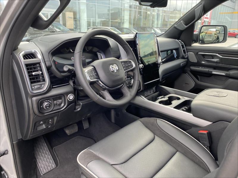 Dodge RAM (2025) 3,0 R6 LPG R6 Laramie Night - fotka 7 z 24
