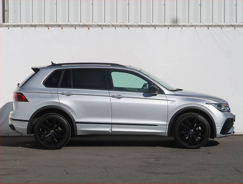 Volkswagen Tiguan (2022) R-Line 1.4 TSI eHybrid - fotka 6 z 27