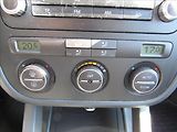 Volkswagen Jetta 2,0 TDi 103kW - náhled 17
