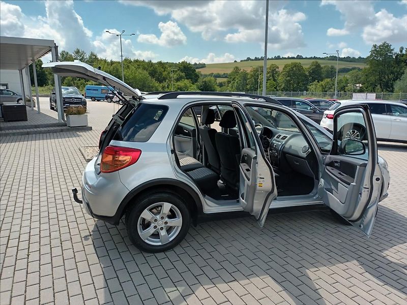 Suzuki SX4 1,6 VVT,88KW,4X4,VÝHŘEV,KOLA - fotka 9 z 47