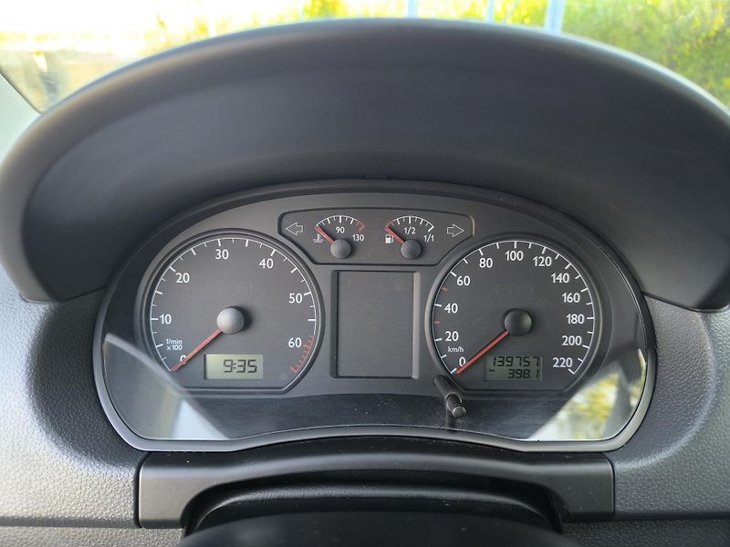 Volkswagen Polo (2004) 1.2 DOLOŽENÉ KM - fotka 20 z 28