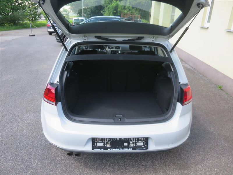 Volkswagen Golf 1,4  TSI - fotka 19 z 24