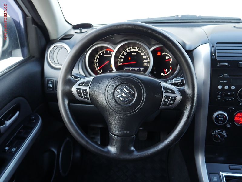 Suzuki Grand Vitara (2010) 2.4.i 4x4, ČR, Výhř.sed, TZ - fotka 14 z 15
