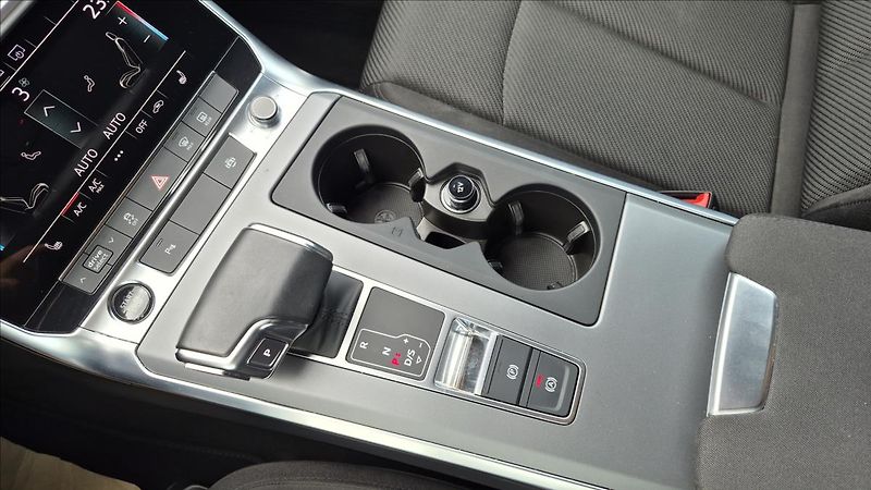 Audi A6 2,0 150 Kw 40 TDi Avant DPH ČR - fotka 14 z 25