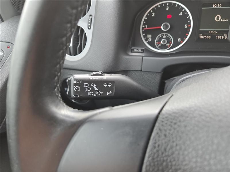 Volkswagen Tiguan 2,0 TDI  4x4 - fotka 16 z 23