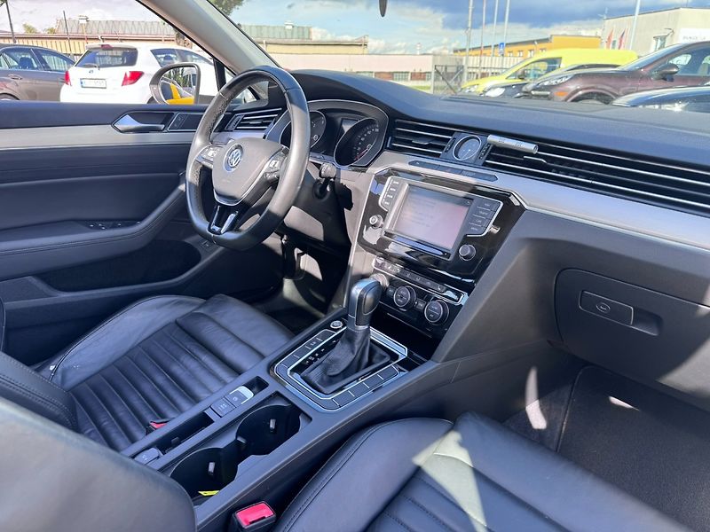 Volkswagen Passat (2017) B8 2,0 TDI 110 KW BEZ AD BLUE - fotka 37 z 50