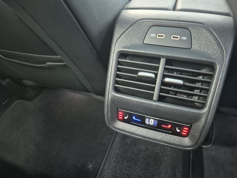 Škoda Superb ZAMLUVENO ! 110kw DSG L&K 18A - fotka 46 z 52