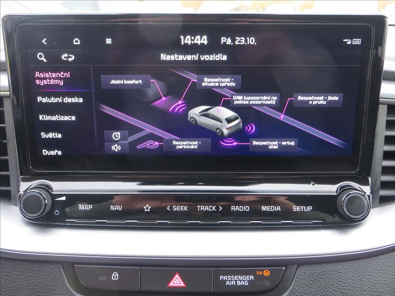 Kia Ceed 1,5 T-GDI 118kW SW Top AUT ČR - fotka 19 z 26