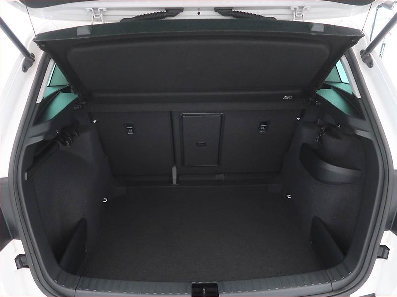 Škoda Karoq (2019) 1.0 TSI - fotka 12 z 16