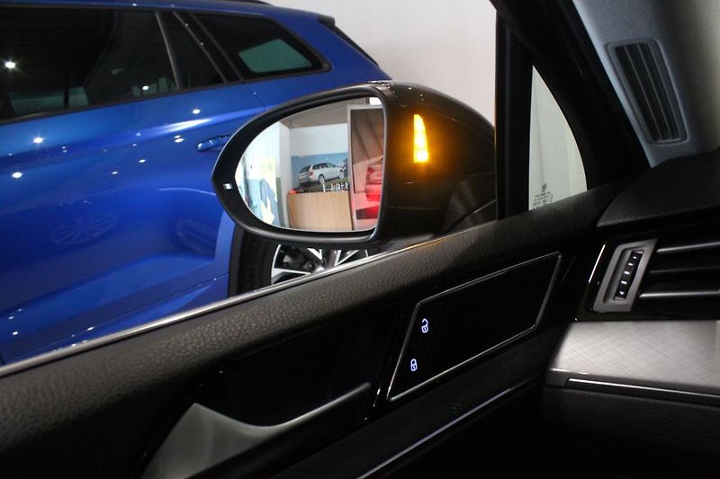 Volkswagen Passat (2020) 2.0TDI DSG Display Matrix - fotka 36 z 38