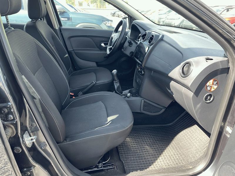Dacia Logan (2018) 1.0 SCe,54kW,ČR,Klima - fotka 27 z 30