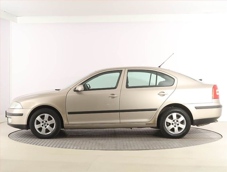 Škoda Octavia (2005) 2.0 TDI, Tempomat - fotka 3 z 19