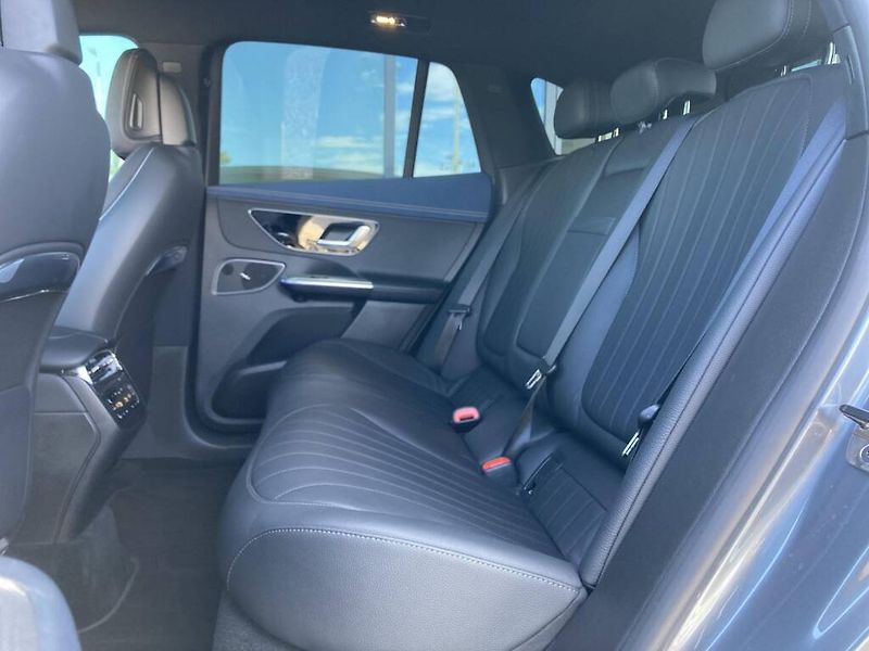 Mercedes-Benz EQE (2024) 350 4MATIC SUV - fotka 11 z 29