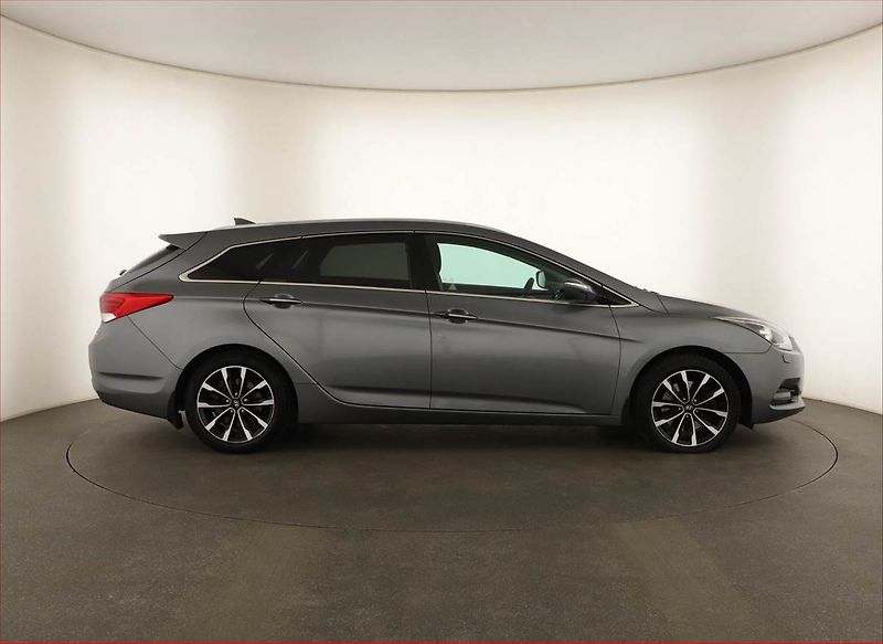 Hyundai i40 (2016) 1.7 CRDi, Navi, Tempomat - fotka 6 z 18