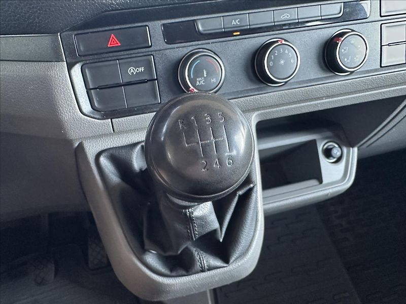 Volkswagen Crafter 2,0 6.MÍST SKLÁPĚČ - fotka 19 z 24