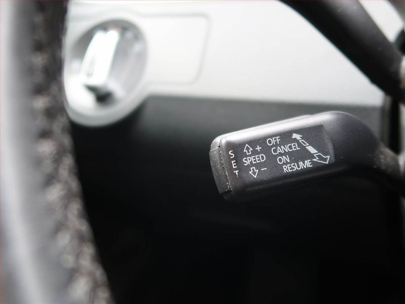 Volkswagen Passat (2011) 2.0 TDI, Xenony, Tempomat - fotka 18 z 19