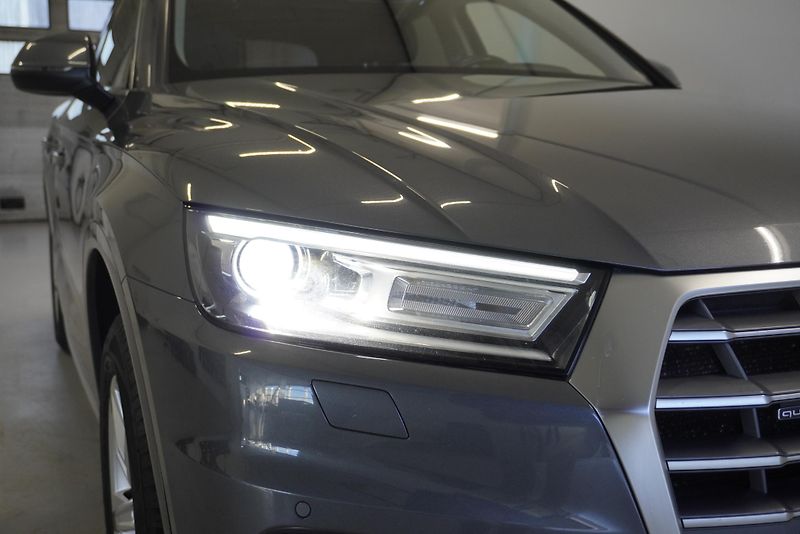 Audi Q5 2,0 40 TDI 140kW QUATTRO  - fotka 9 z 36