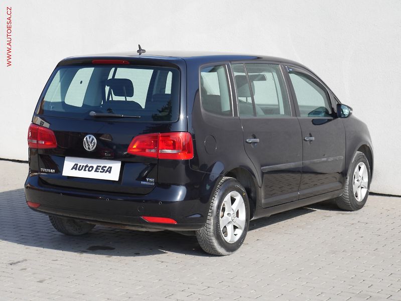 Volkswagen Touran (2010) 1.2 TSi, Trendline, výhřev - fotka 4 z 16