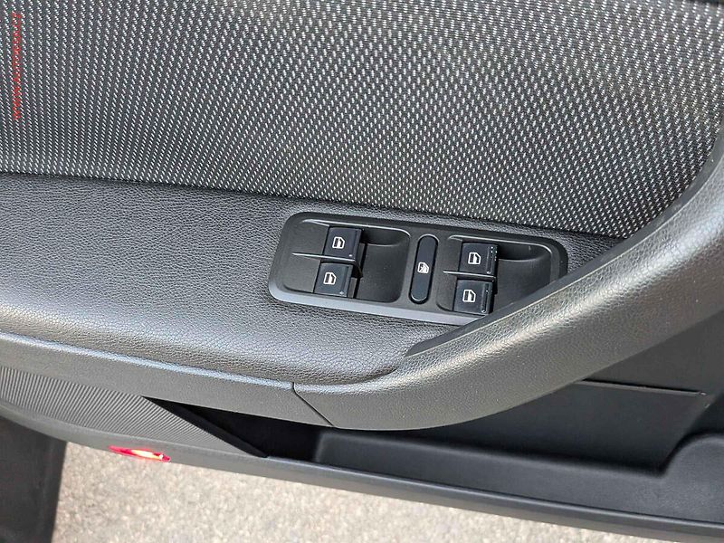 Škoda Yeti (2009) 2.0 TDi, ČR, Klima - fotka 12 z 14