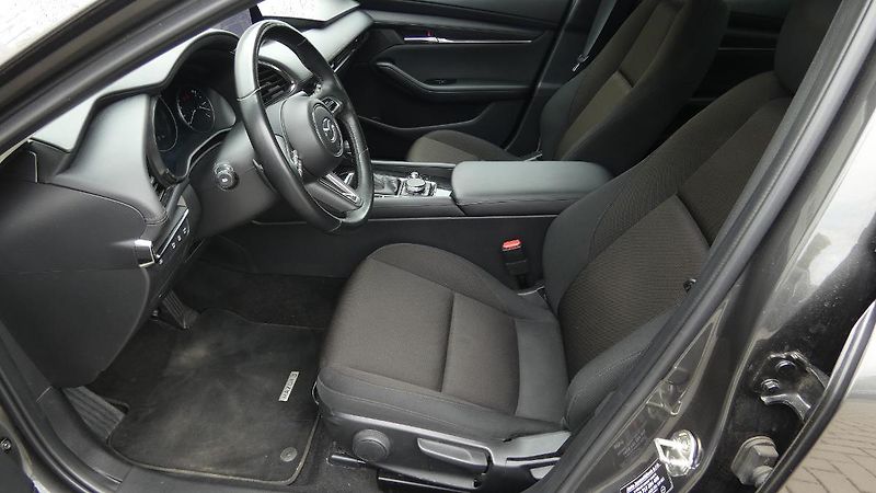 Mazda 3 Prime-line 2.0 e-Skyactiv G150 - fotka 18 z 23