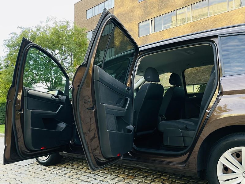 Volkswagen Touran 1.2TSI MANUÁL 7MÍST SERVISKA - fotka 22 z 42