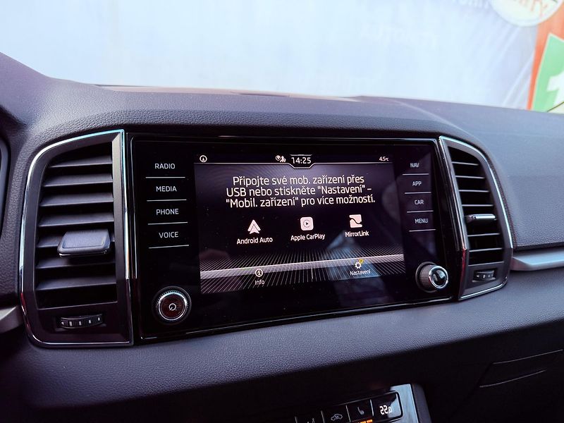 Škoda Karoq 2.0 TDi DSG Ambition, ČR, 1.M - fotka 20 z 27