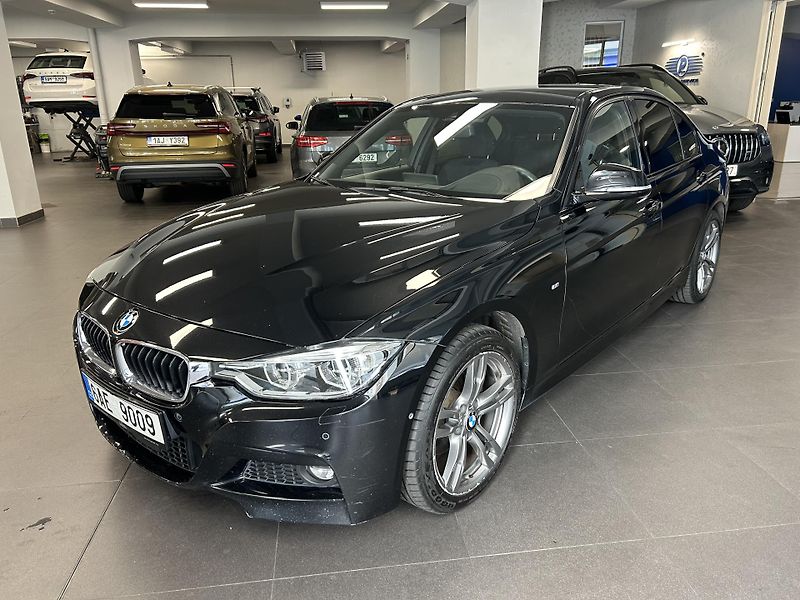 BMW Řada 3 (2017) 320d xDrive M SPORT HUD LED - fotka 2 z 29