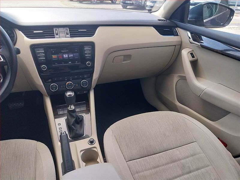 Škoda Octavia (2014) Elegance 1.4 TSI, Automat - fotka 8 z 15