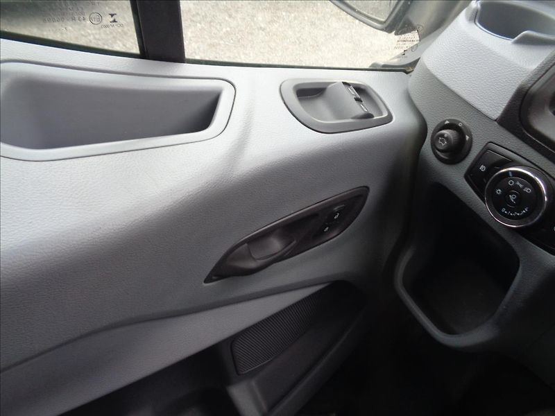 Ford Transit 2,0 - fotka 15 z 17