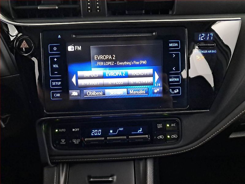 Toyota Auris (2015) 1.2 Ti, Serv.kniha, Tempomat - fotka 12 z 18