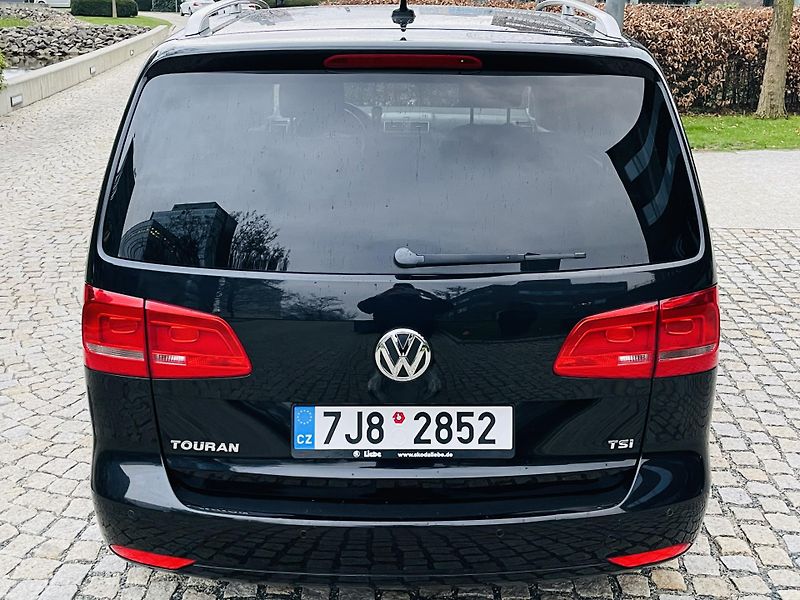 Volkswagen Touran 1.4TSI VÝHŘEV SERVISKA TAŽNÉ - fotka 14 z 43