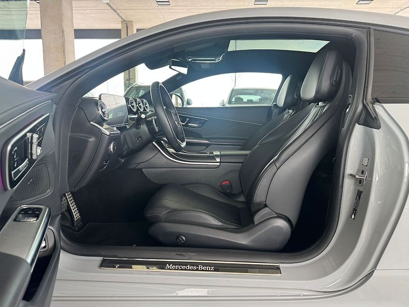 Mercedes-Benz CLE 300 4MATIC kupé - fotka 11 z 19