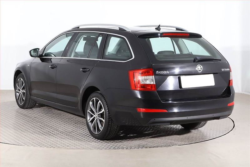 Škoda Octavia (2015) Edition 1.6 TDI, Automat - fotka 4 z 25