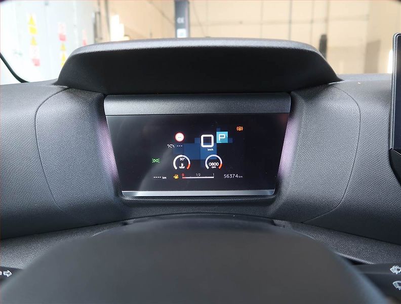 Citroën C4 (2023) Feel 1.2 PureTech, Automat - fotka 11 z 18