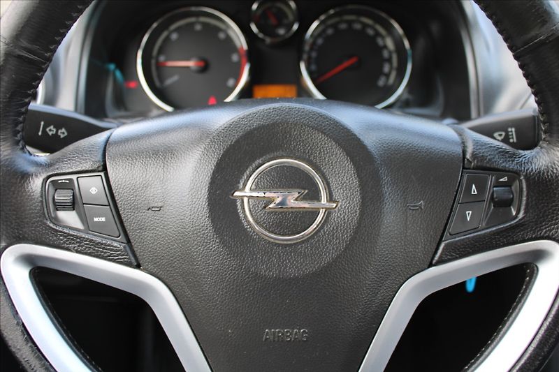 Opel Antara 2,0 CDTi  4X4,TAŽNÉ - fotka 13 z 27