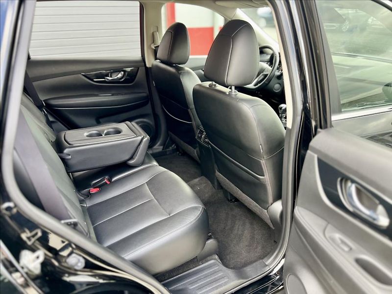 Nissan X-Trail 1,7 dCi N-TEC / panorama kůže - fotka 18 z 48
