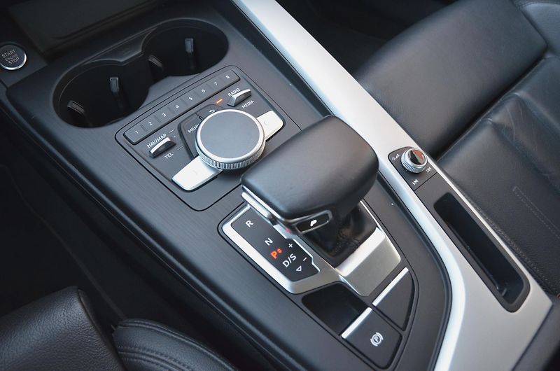Audi A5 (2019) 2.0 TDi 140kW AT / Bi-XENON - fotka 25 z 36