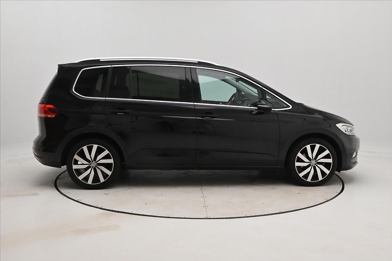 Volkswagen Touran 2,0 TDI 110kW DSG Highline 7mí - fotka 4 z 33
