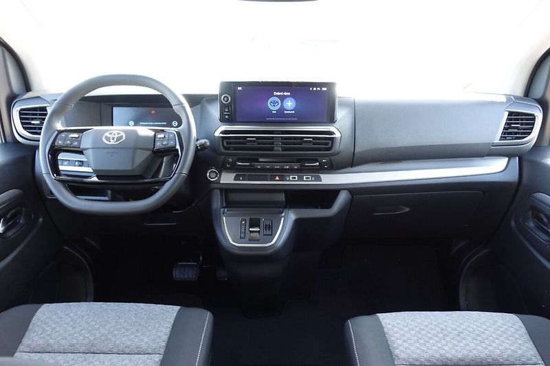 Toyota ProAce Verso 2.0 Diesel 177 - 8 AT Family 8 - fotka 17 z 36