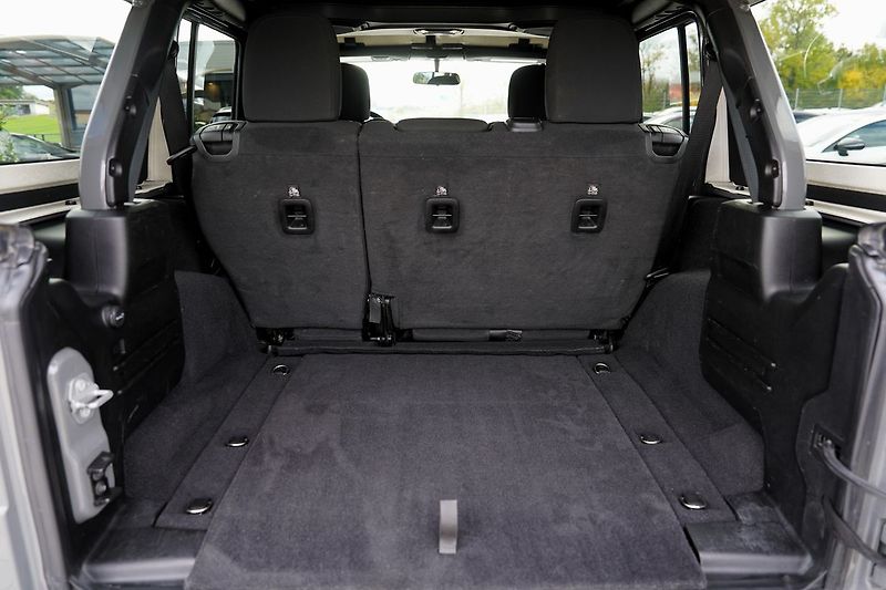 Jeep Wrangler 3.6i V6/Rubicon/4x4/AT - fotka 13 z 53