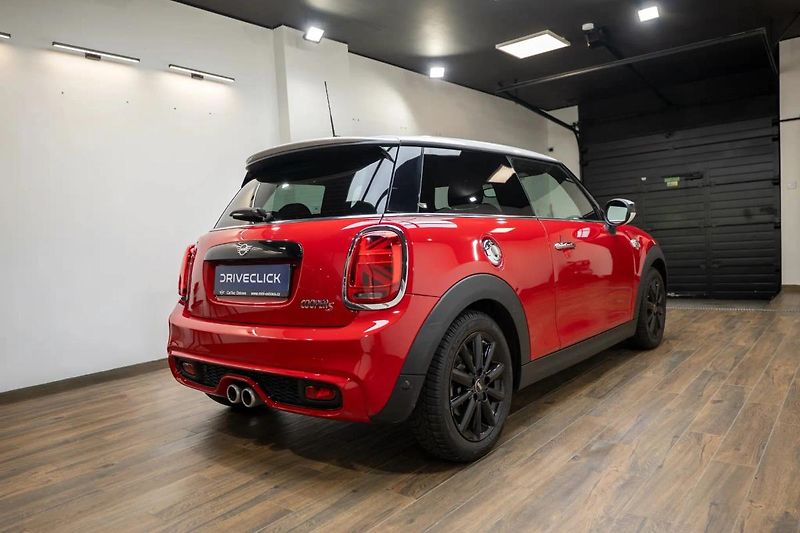 Mini Cooper S 2.0 141 kW - fotka 4 z 35