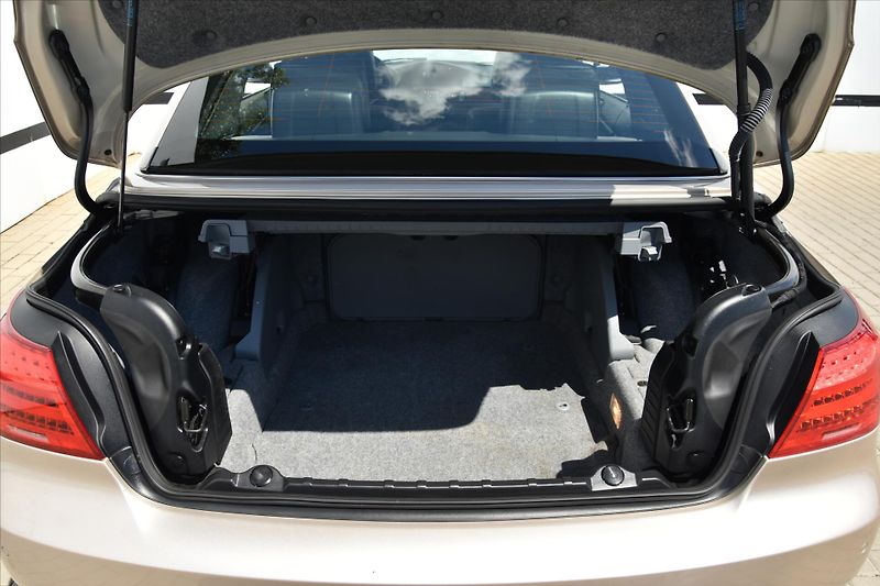 BMW Řada 3 320d 135kW CABRIO XENON KŮŽE - fotka 15 z 27