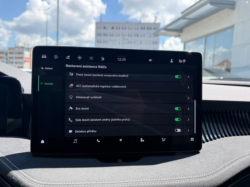 Škoda Superb Sportline 2.0 TDI 110kw DSG Co - fotka 17 z 29