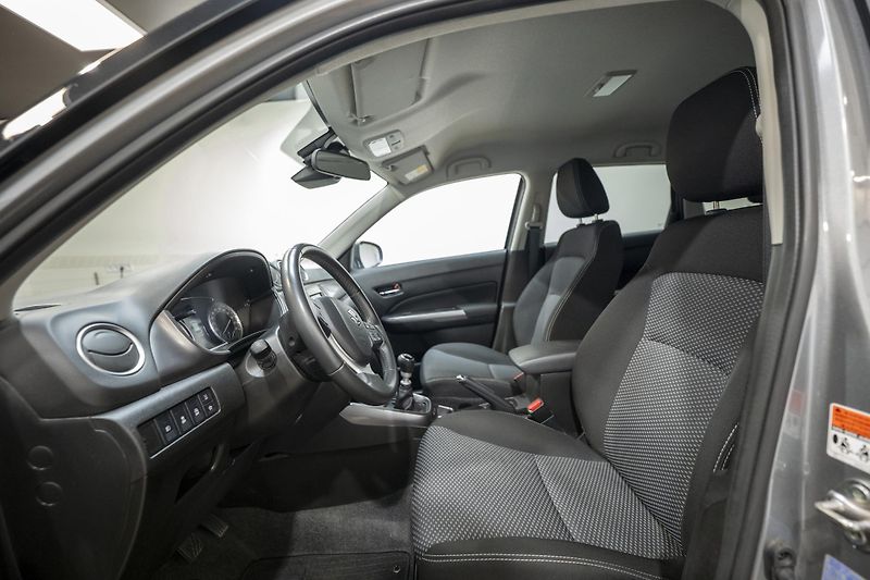 Suzuki Vitara (2023) Hybrid 1.4 95 kW - fotka 7 z 34
