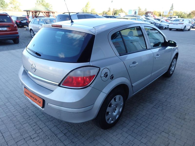 Opel Astra 1.6i 77 kW ZÁLOHOVÁNO - fotka 4 z 13